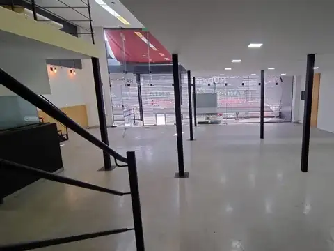 LOCAL :: VENTA :: SOBRE AV.MITRE :: UNICO EN LA ZONA