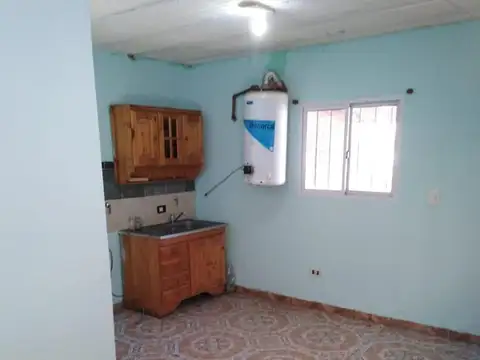 Casa 2 ambientes con 1 baño