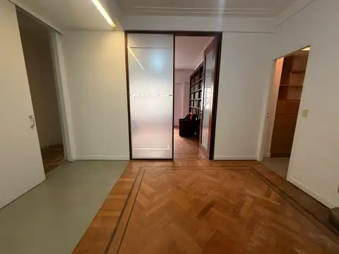 Oficina 4 ambientes con 2 baños