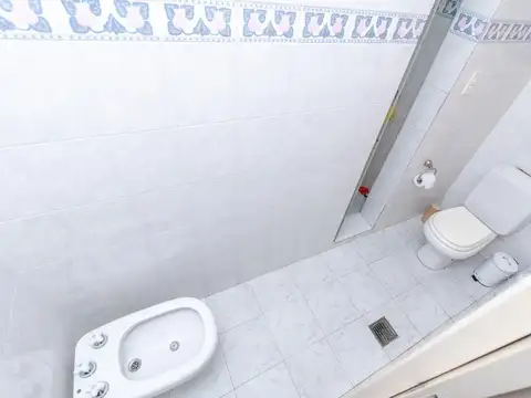 CASA 6 AMBIENTES VENTA LOMAS DE ZAMORA PILETA