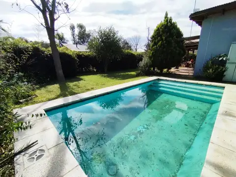 Casa PH moderna en venta en Barrio Riberas Loma Verde Escobar con parque y piscina sin expensas