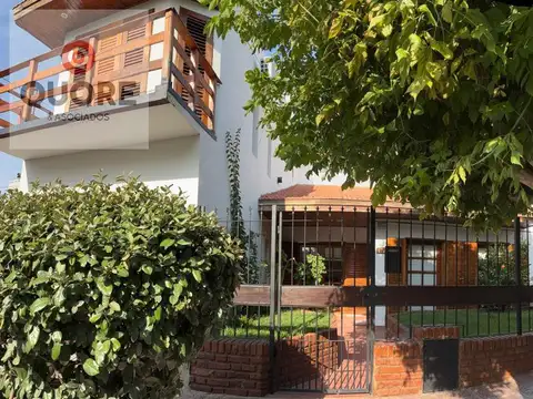Casa gerencial en Santa Genoveva