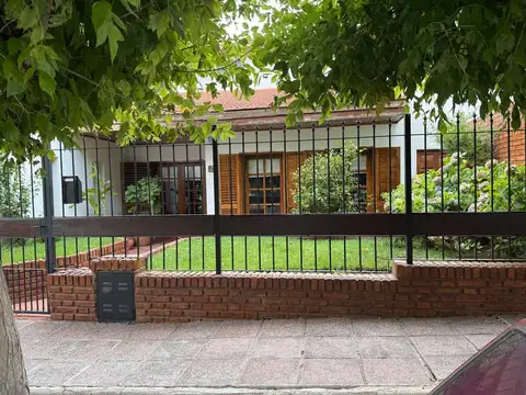 Santa Genoveva, Victor Anibal Garcia al 800