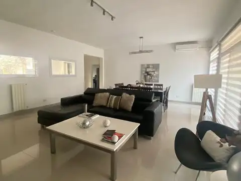 Casa en Venta en Francisco Álvarez, USD 370.000