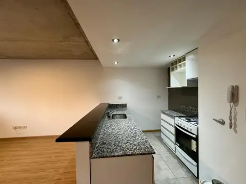 Departamento en Alquiler en Abasto, $ 380.000