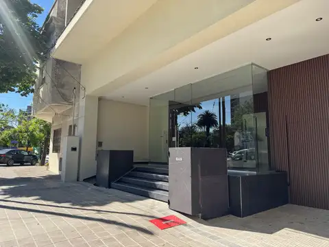 DepaDEPARTAMENTO PREMIUM DE 3 DORMITORIOS CON COCHERA EN PLAZA AZCUÉNAGA-AV. 19 e/ 44 y 45rtamento