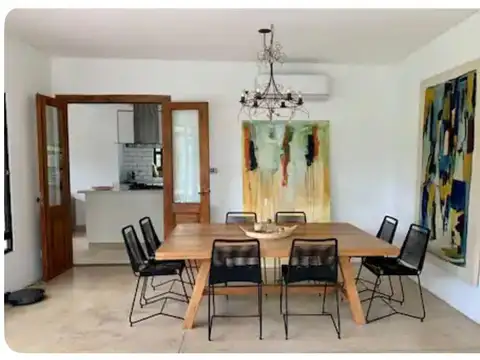 Casa en Alquiler con 1 cochera