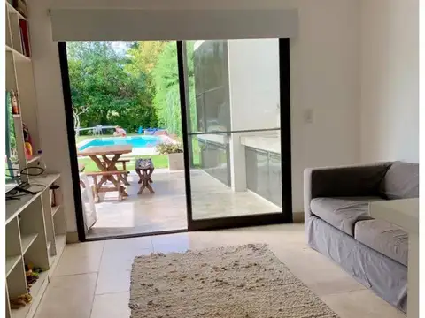 Casa en Alquiler en Santa María de los Olivos, USD 2.000