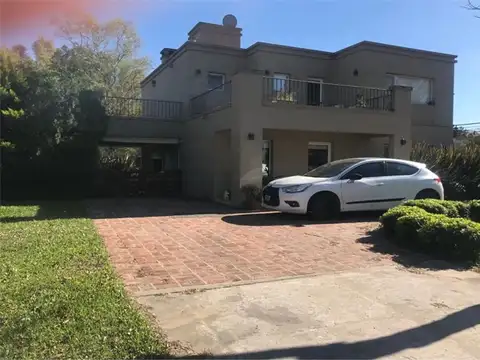 VENTA CASA 5 AMBIENTES CON PISCINA APTO CREDITO