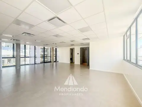 EXCELENTE Y GRAN OFICINA EN ALQUILER 24M!