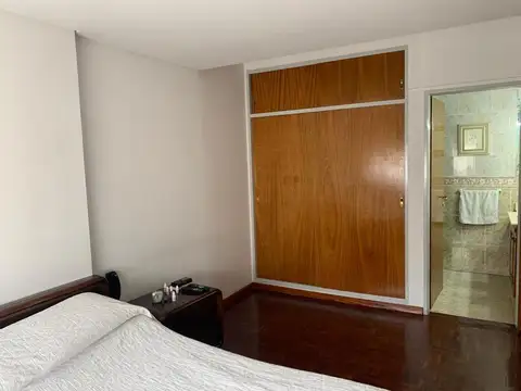 Departamento 4 ambientes con 3 baños