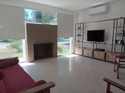 Casa en Alquiler de 4 dormitorios