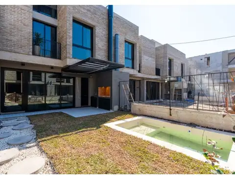 Casa tres dormitoiros en venta - Fisherton