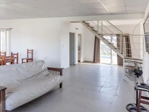 Casa 3 ambientes con 2 baños