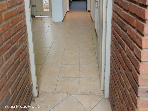 Casa 4 ambientes con 2 baños
