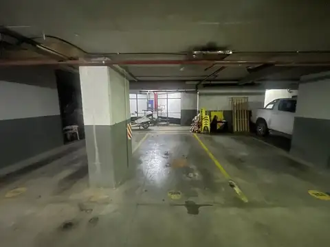  EN SUBSUELO. FIJA Y CUBIERTA, INGRESO POR RAMPA 