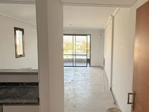 Venta Departamento 3 ambientes frente a Plaza - Lugano
