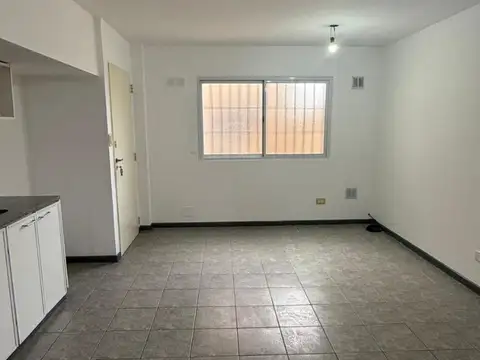 Departamento en Alquiler en Bernal Oeste, $ 460.000