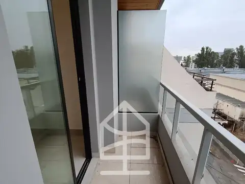 20 De Febrero 1400, Piso 5