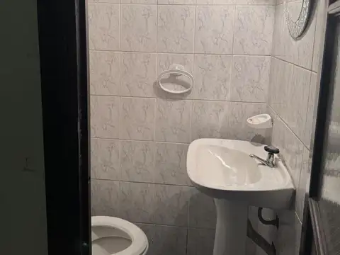 Casa en venta Colombres 300. Haedo