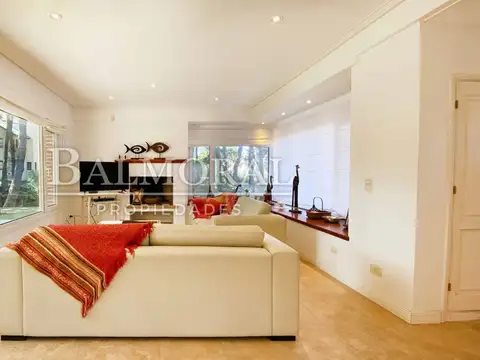 Casa 4 ambientes con 4 baños