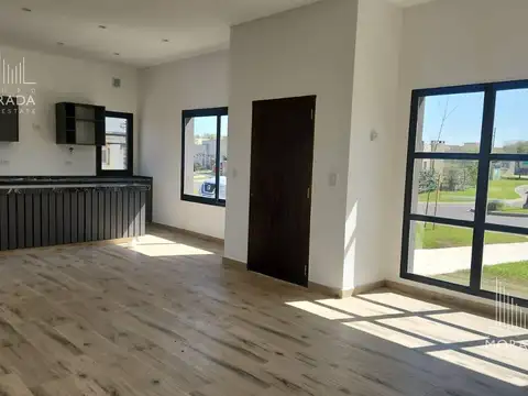 Casa en Venta en Countries y Barrios Cerrados en Pilar, USD 198.000