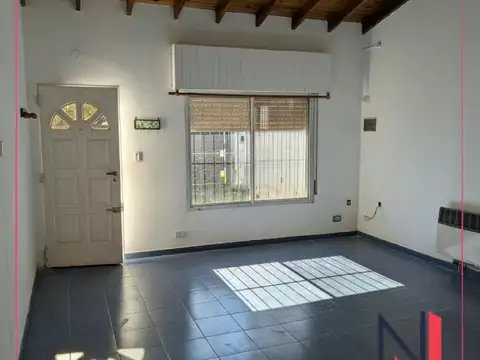 Depto Tipo Casa en Venta en Ituzaingó Sur, USD 81.500