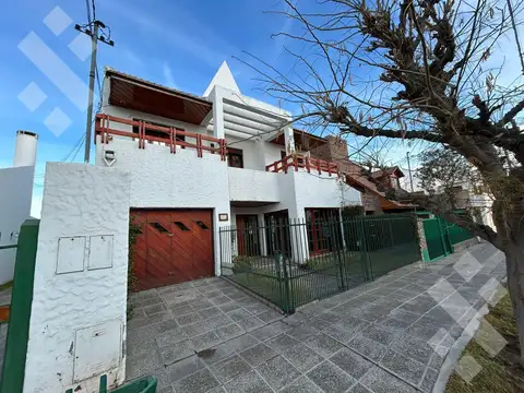 Venta Casa 3 Dormitorios en Barrio Centro Oeste, Neuquén Capital