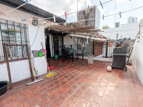 Casa Ideal dos familias ó comercial con vivienda