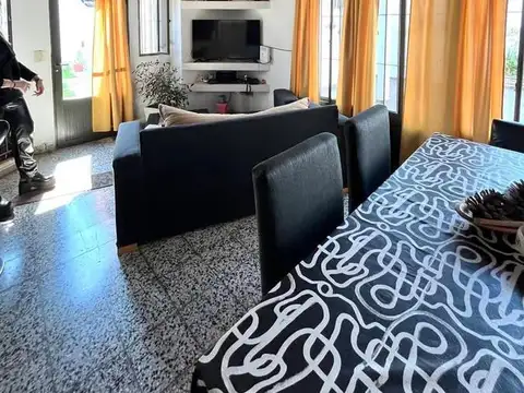 Aristóbulo del Valle 2100