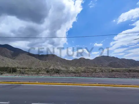 Avenida Champagnat s/n (circuito del Challao) 100, Piso 0