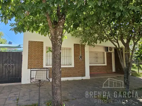 Casa + 2 Departamentos En Venta En Colon Entre Rios