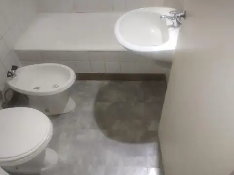 Departamento 2 ambientes en alquiler Constitucion. TRF1