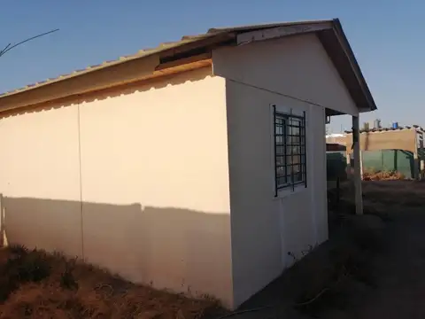 Casa 2 ambientes con 1 baño