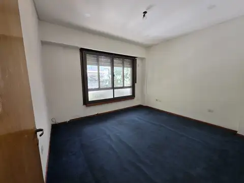 Amplia Oficina en venta en Almagro