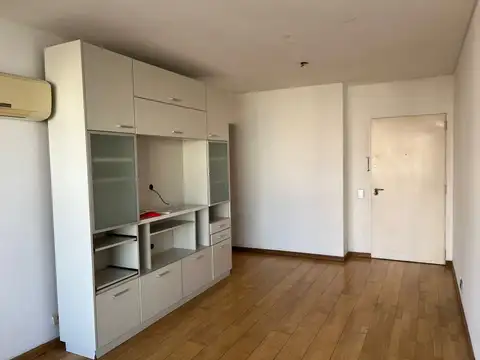 ALQ 2 amb en Almagro, baño y cocina comp, al frente con balcón