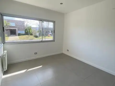 HERMOSA CASA A ESTRENAR EN FINCAS DE HUDSON