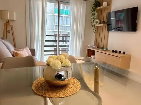 Venta departamento 3 ambientes con dependencia y Balcón. Punta Iglesia