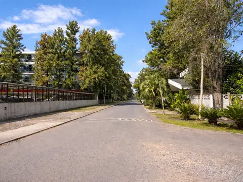 La Rioja & Diario la Prensa, B1738 La Reja, Provincia de Buenos Aires, Argentina