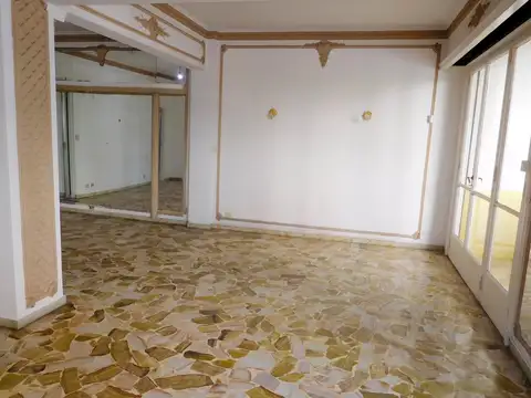 Avenida Montes De Oca 1100, Piso 1