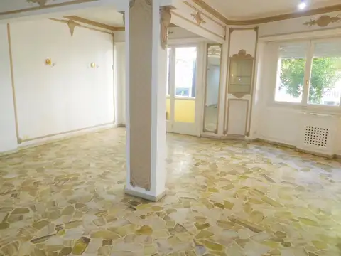 Avenida Montes De Oca 1100 , Piso 1