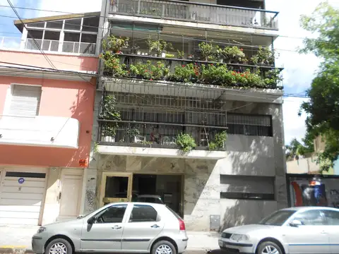 Joaquín V Gonzalez 548  5º 17