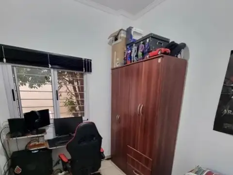Venta Casa 4 Ambientes en Monte Castro – ¡Con Garage y Patio