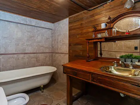 Casa 6 ambientes con 6 baños