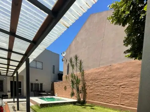 Hermosa casa en venta de 6 ambientes en Temperley