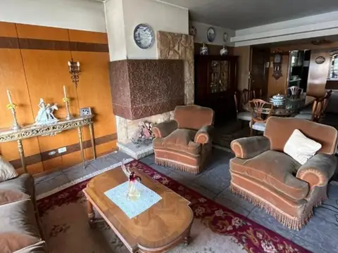 VENTA DEPTO 4 AMB.COCHERA Y DEPENDECIA, LOMAS DE ZAMORA
