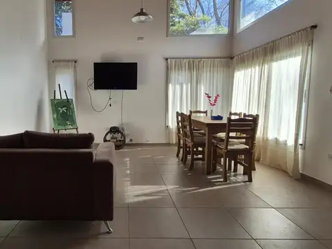 Casa en venta - 3 Dormitorios 2 Baños - Costa del Este