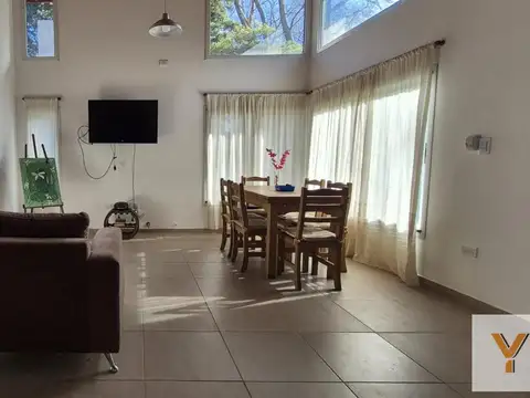 Casa en venta - 3 Dormitorios 2 Baños - Costa del Este
