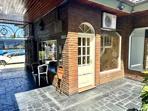 Local en Alquiler Via Púb.