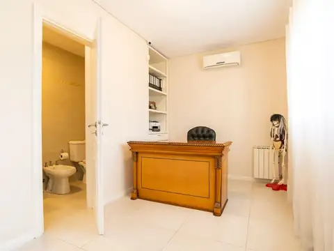 Casa 6 ambientes con 4 baños